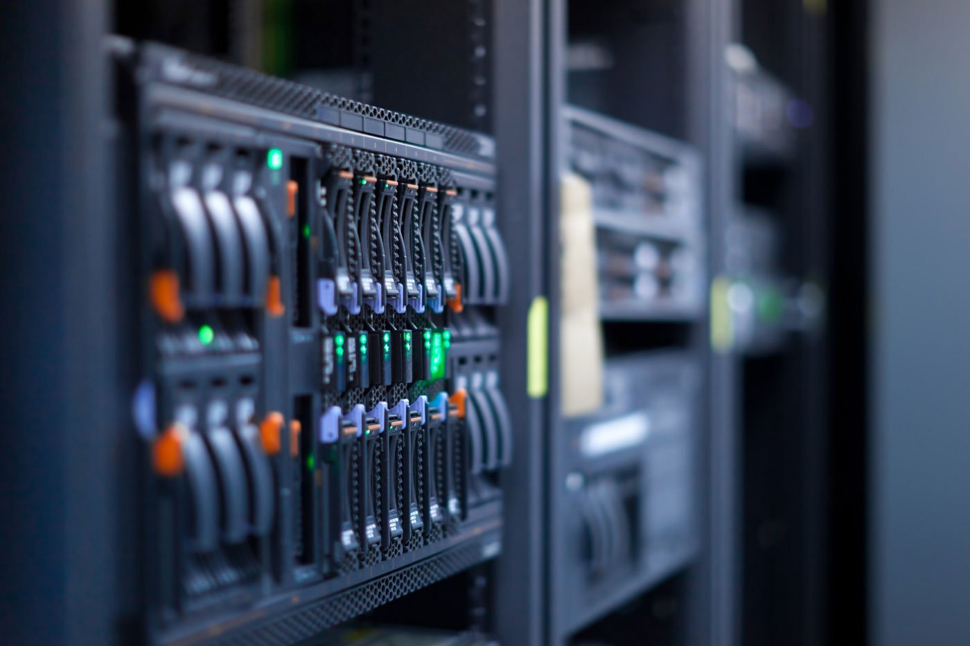 Πρέπει να χρησιμοποιήσω Semi Dedicated Hosting; Πρέπει να χρησιμοποιήσω Semi Dedicated Hosting;
